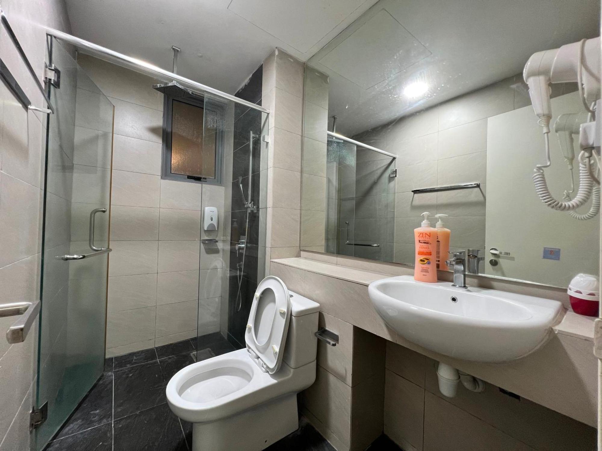 Capital O 90987 The Loft Residences Homestay @ Imago Shopping Mall 2 Kampong Sembulan Kültér fotó