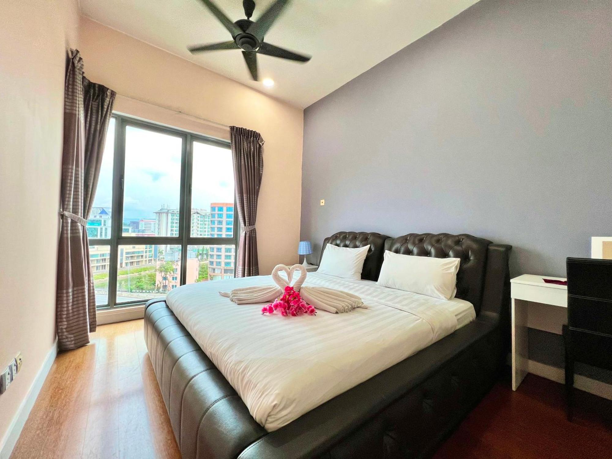 Capital O 90987 The Loft Residences Homestay @ Imago Shopping Mall 2 Kampong Sembulan Kültér fotó