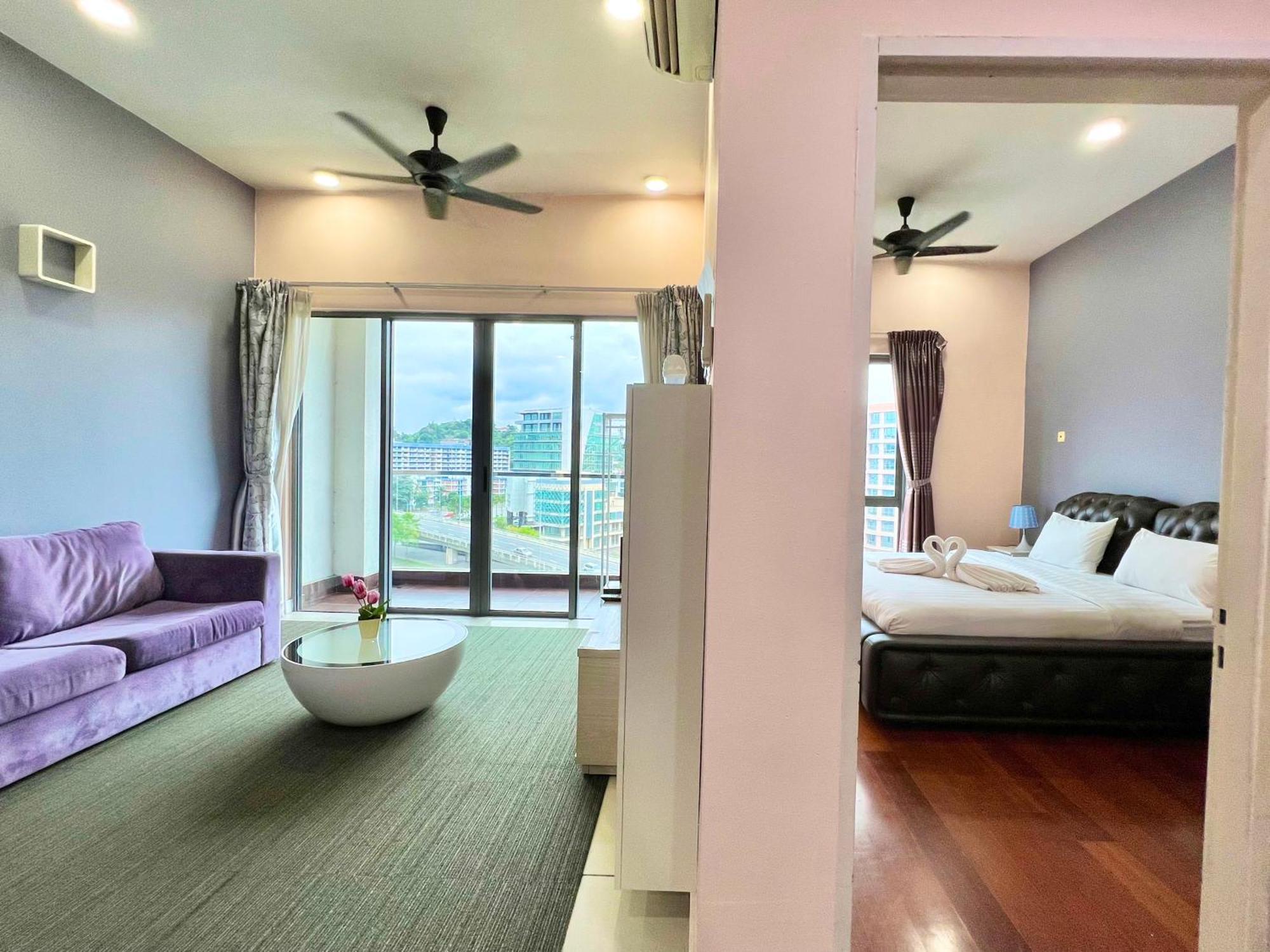 Capital O 90987 The Loft Residences Homestay @ Imago Shopping Mall 2 Kampong Sembulan Kültér fotó