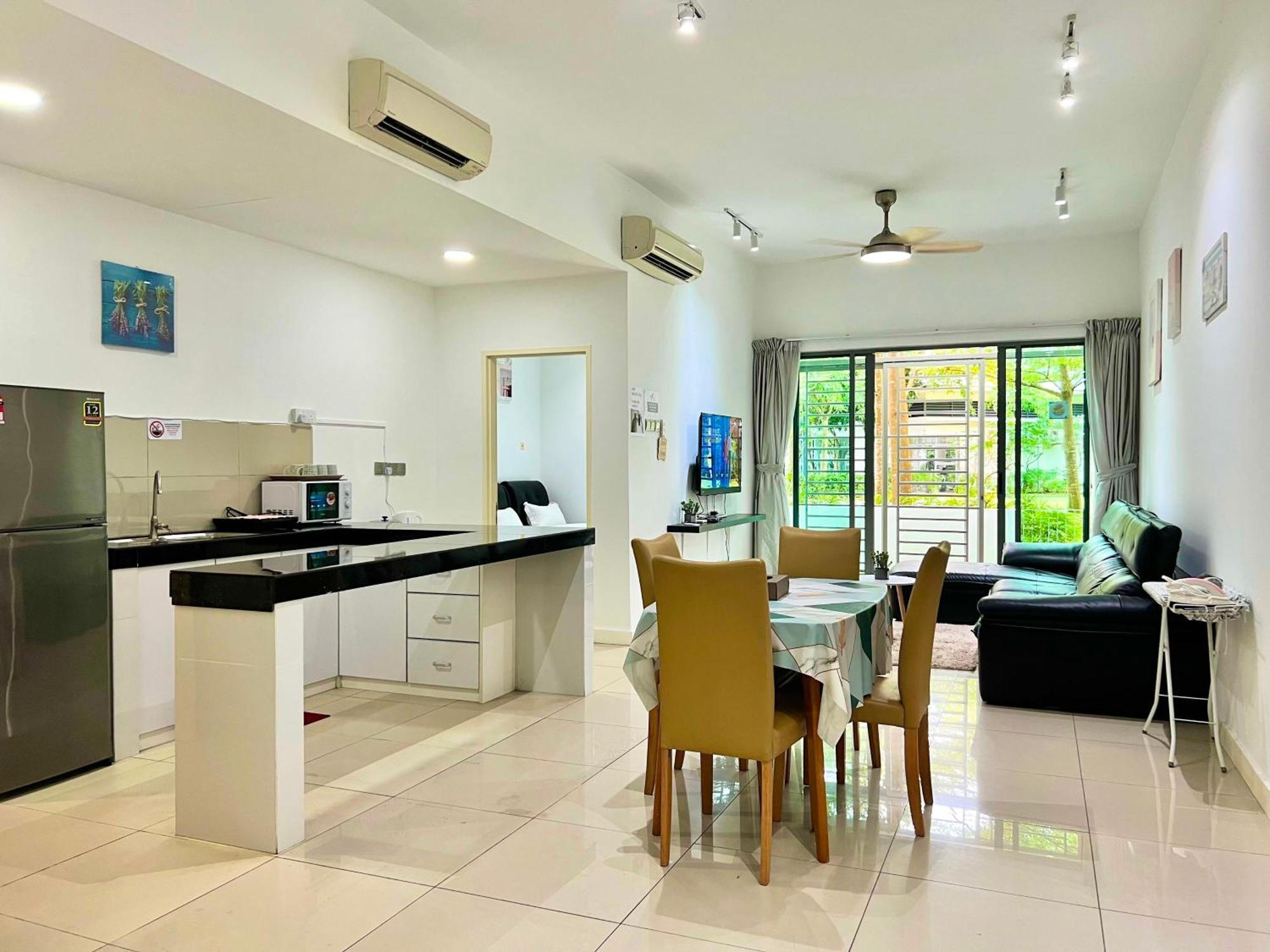 Capital O 90987 The Loft Residences Homestay @ Imago Shopping Mall 2 Kampong Sembulan Kültér fotó