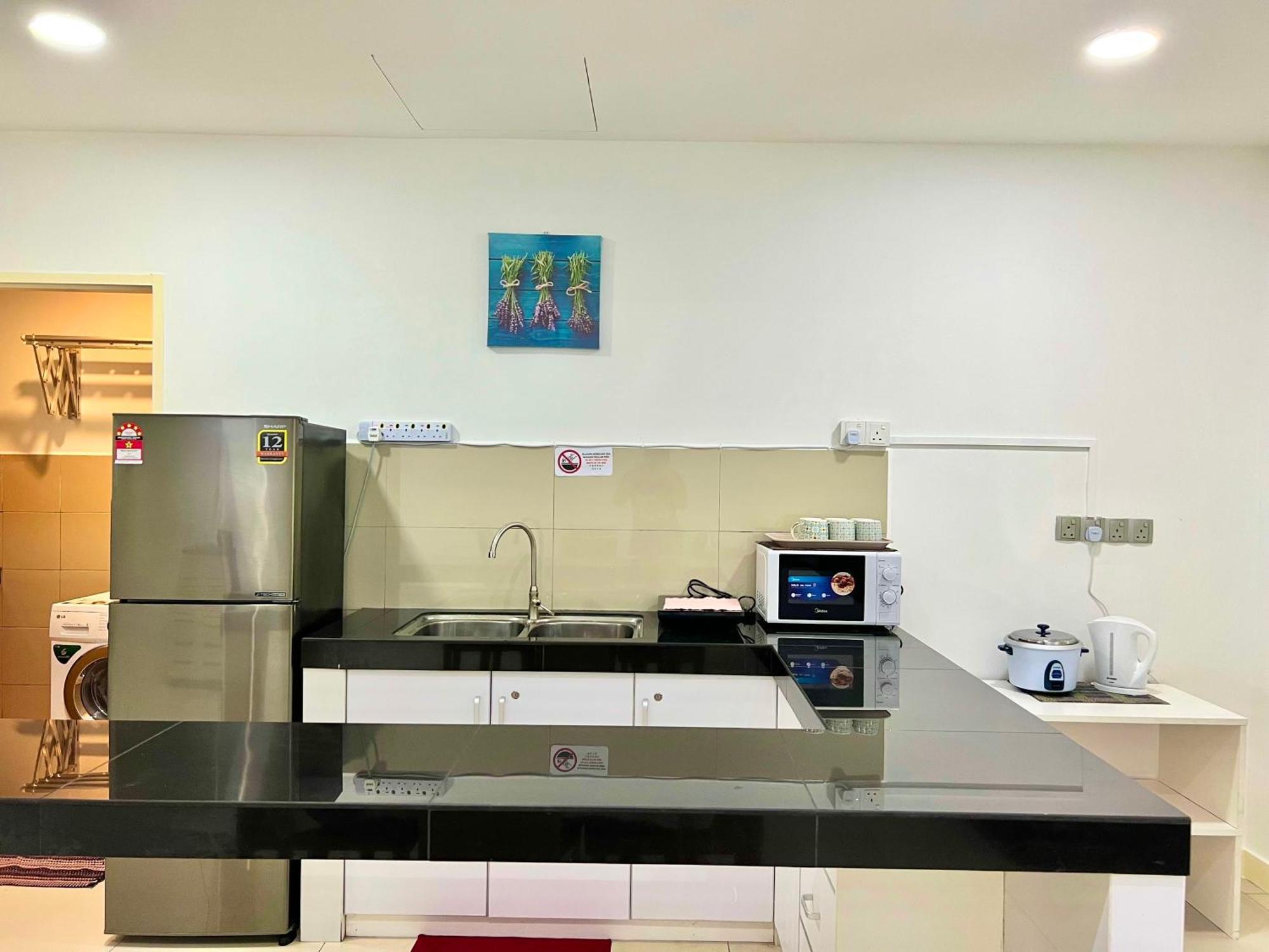 Capital O 90987 The Loft Residences Homestay @ Imago Shopping Mall 2 Kampong Sembulan Kültér fotó